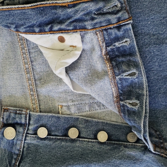 ❤ VINTAGE | 90s Levi's 501 Button Fly Jeans Medium Wash - Picture 4 of 12
